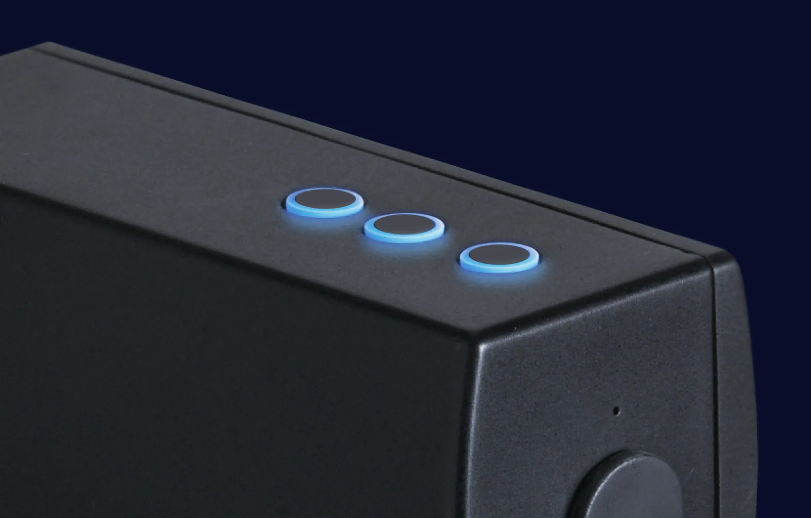 3ボタンシンプル設計とLEDインジケーター